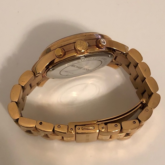 Michael Kors Runway Rose Gold Watch - Picture 3 of 9